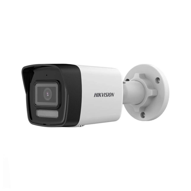 Caméra Hikvision IP 2MP étanche, hybride, avec éclairage intelligent et micro ColorVu pour une surveillance claire de jour comme de nuit.