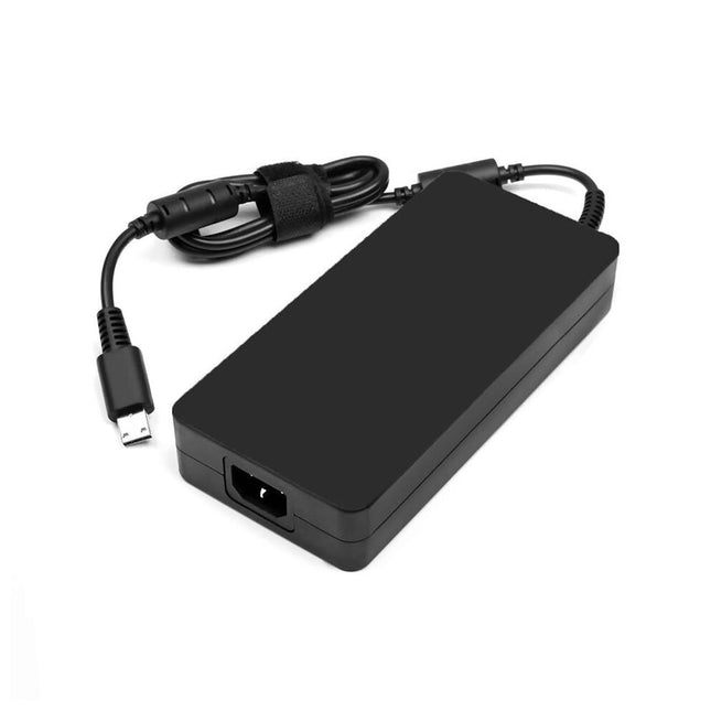 Chargeur MSI original pour ordinateur portable Chicony 280W, remis à neuf, connecté à un PC portable MSI.