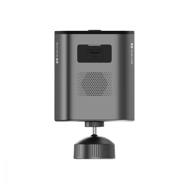 Caméra extérieure à batterie EZVIZ 4K PT, vue de face avec objectif et écran, en environnement extérieur.