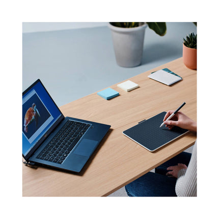 Tablette Graphique One by Wacom Format Medium – M (CTC6110WLW2B)
